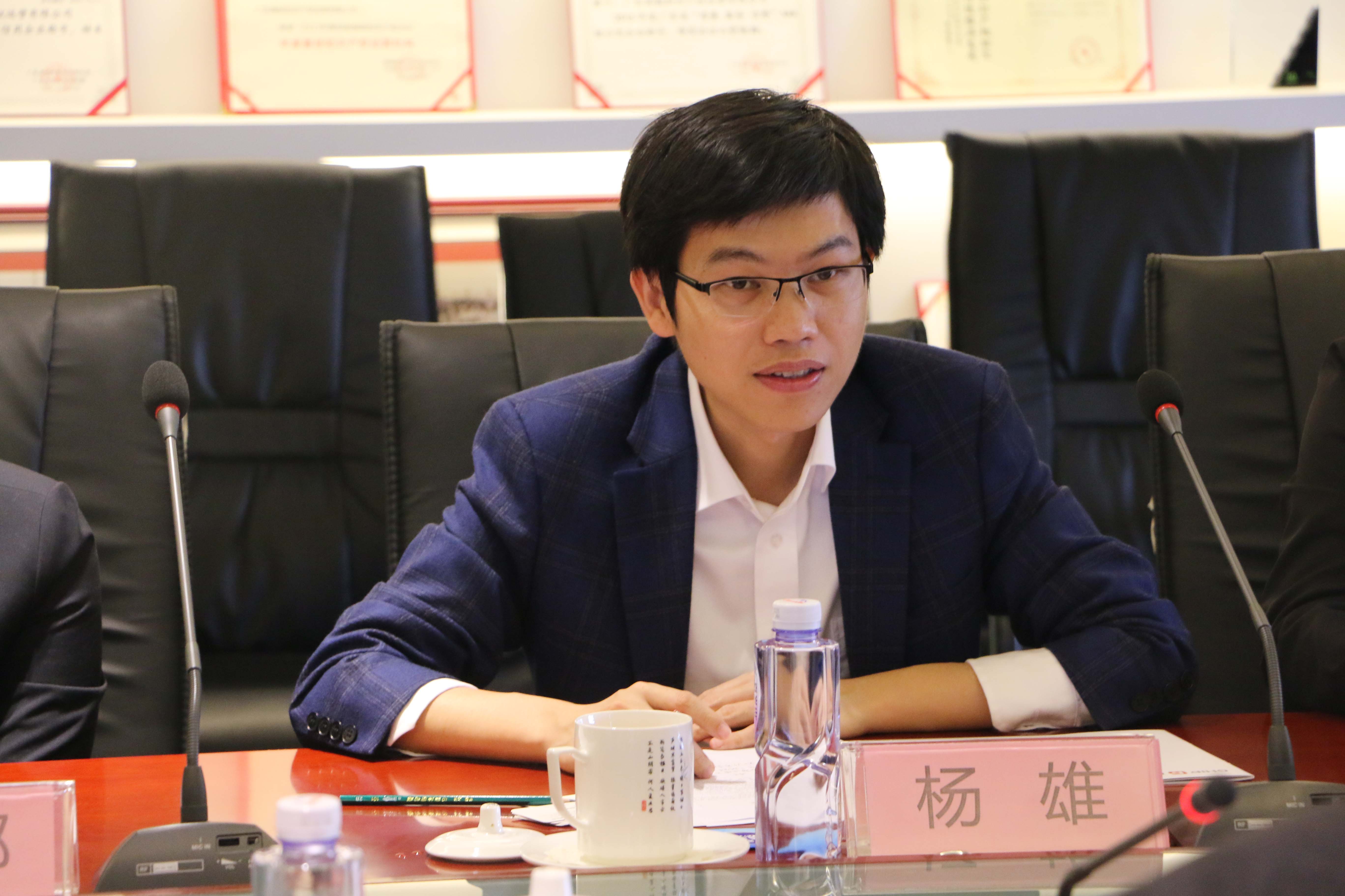 国际保护知识产权协会会长,中国贸促会专利商标事务所所长马浩一行
